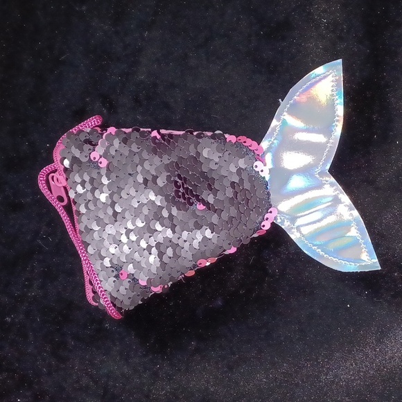 ⭐️ 3 For $10⭐️ Mermaid tail sequined purse PINK/BLACK - Picture 3 of 3